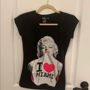 Graphic tee shirt